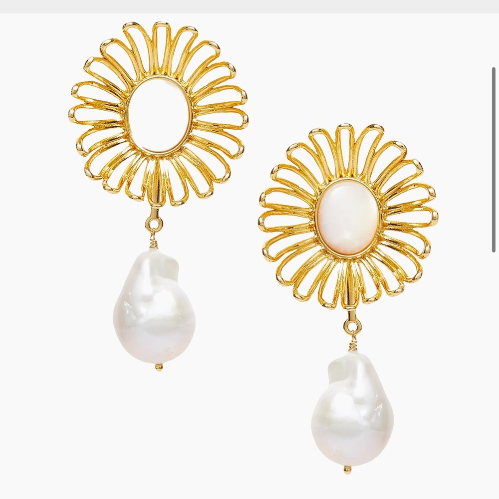 Gold the Met X Lele Renoir Daisy Earrings